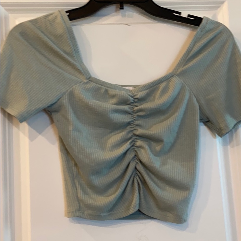 Crop top